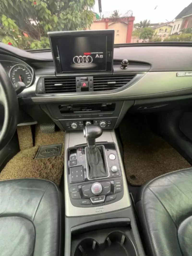 Audi A6   - 2012