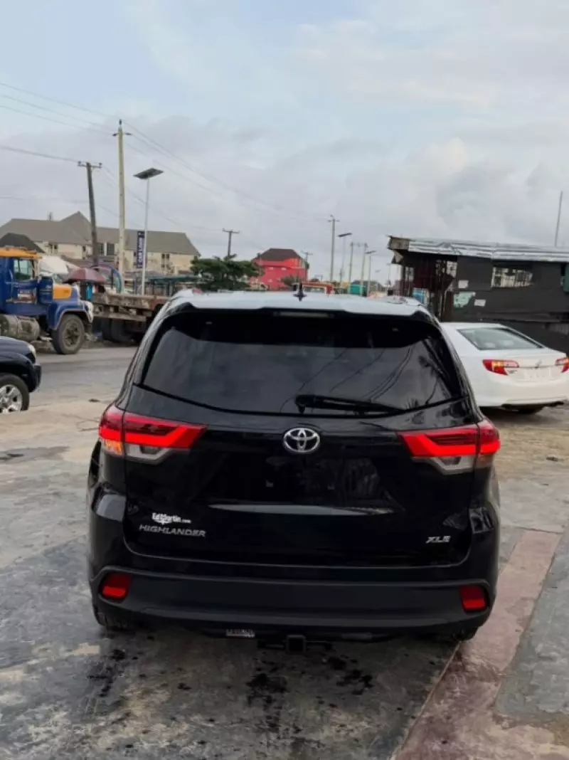 TOYOTA Highlander   - 2018
