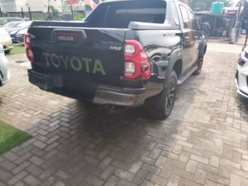 Toyota Hilux   - 2025