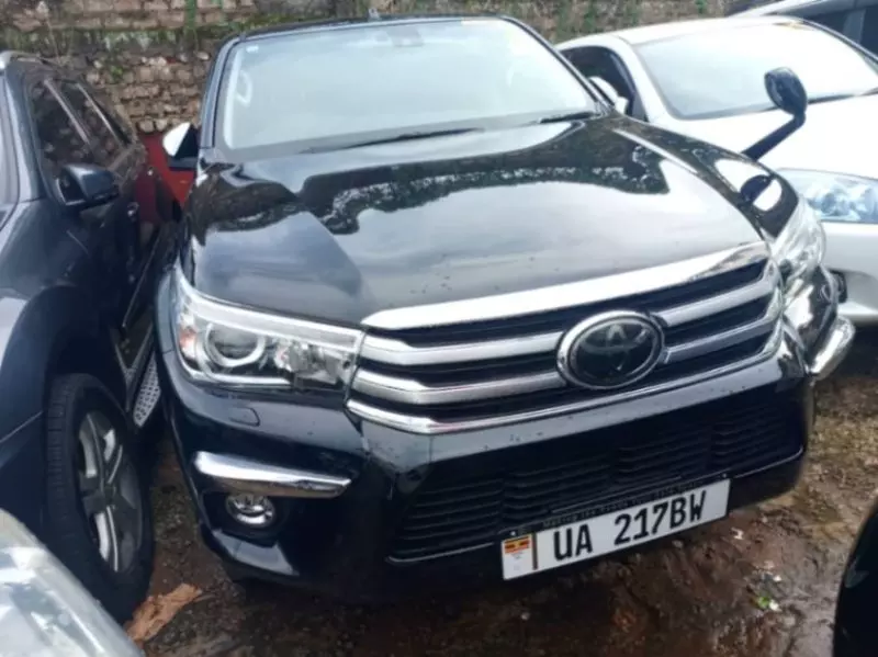 TOYOTA Hilux   - 2019