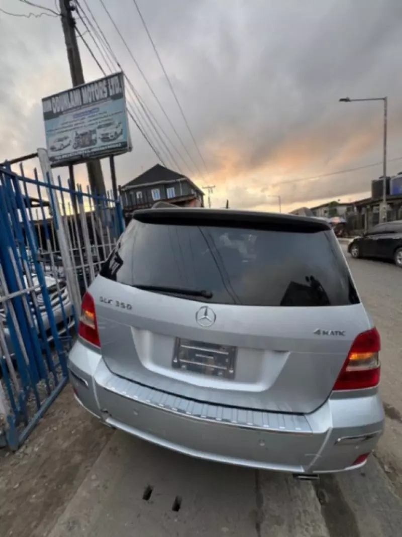 Mercedes-Benz GLK 350   - 2010