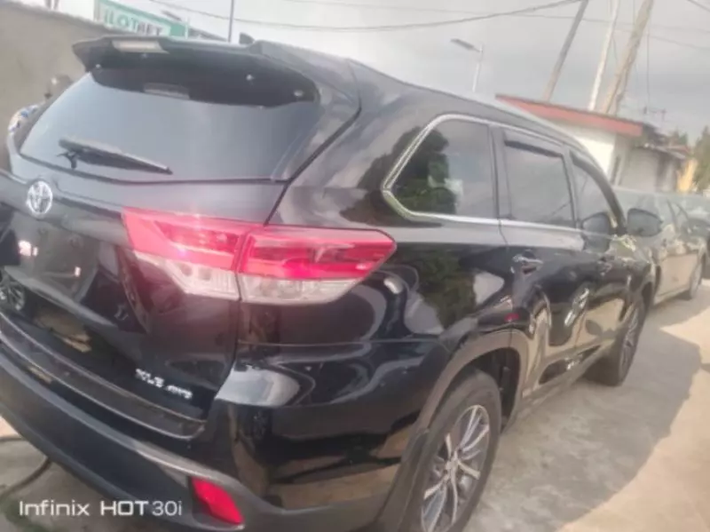 Toyota Highlander   - 2017