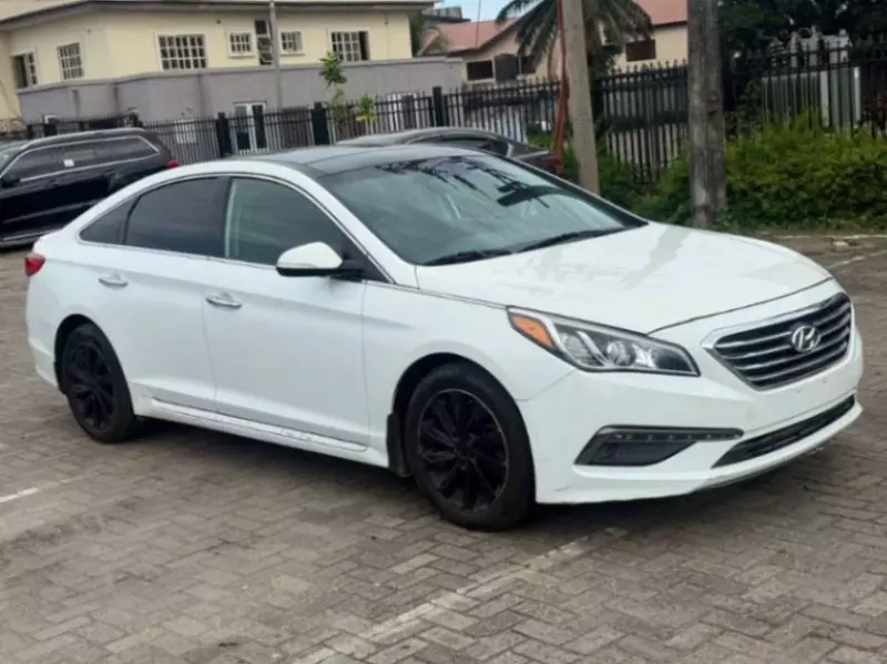 Hyundai Sonata   - 2015