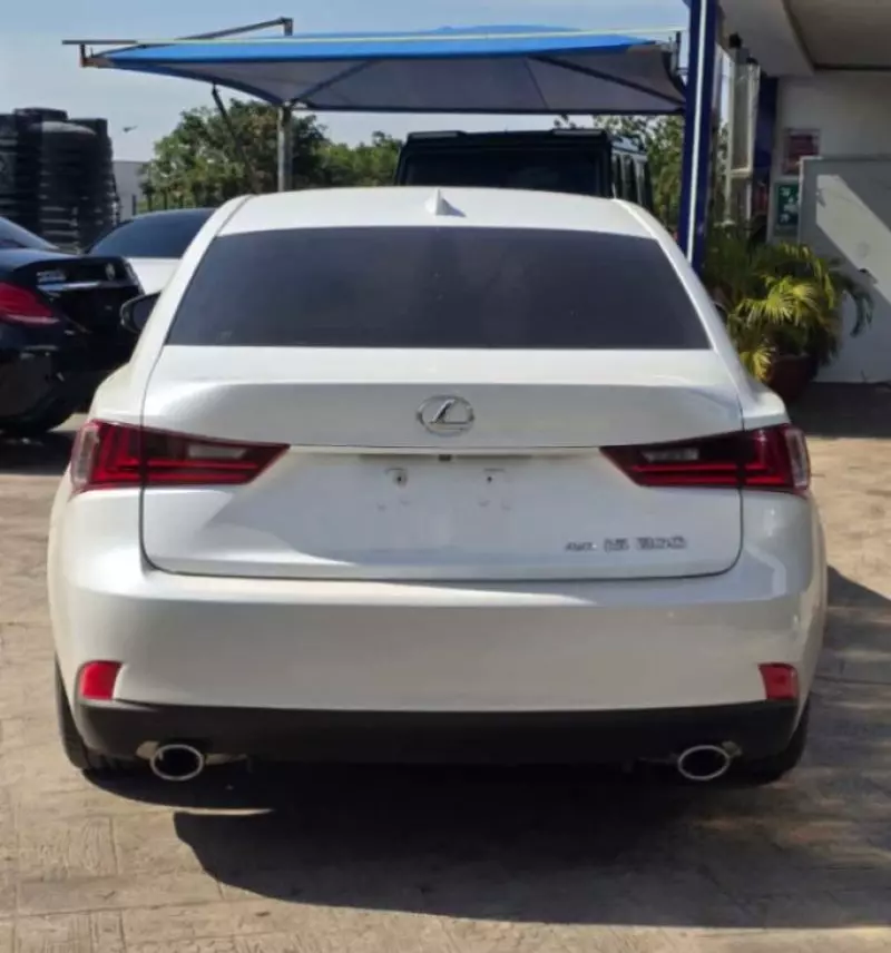 Lexus IS 200   - 2014