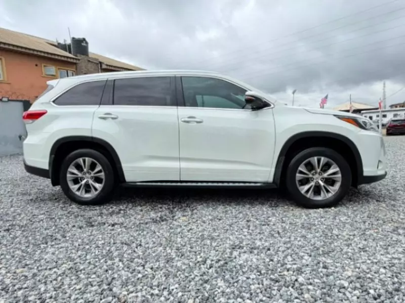 TOYOTA Highlander   - 2015