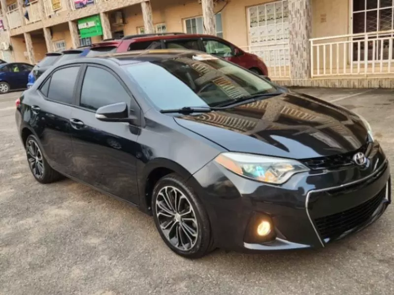 Toyota Corolla   - 2015