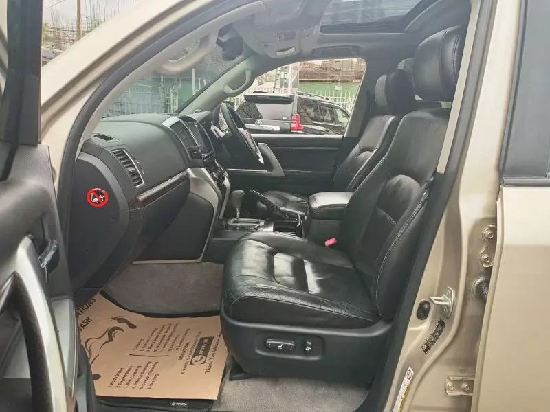 TOYOTA Landcruiser Vx V8    - 2014