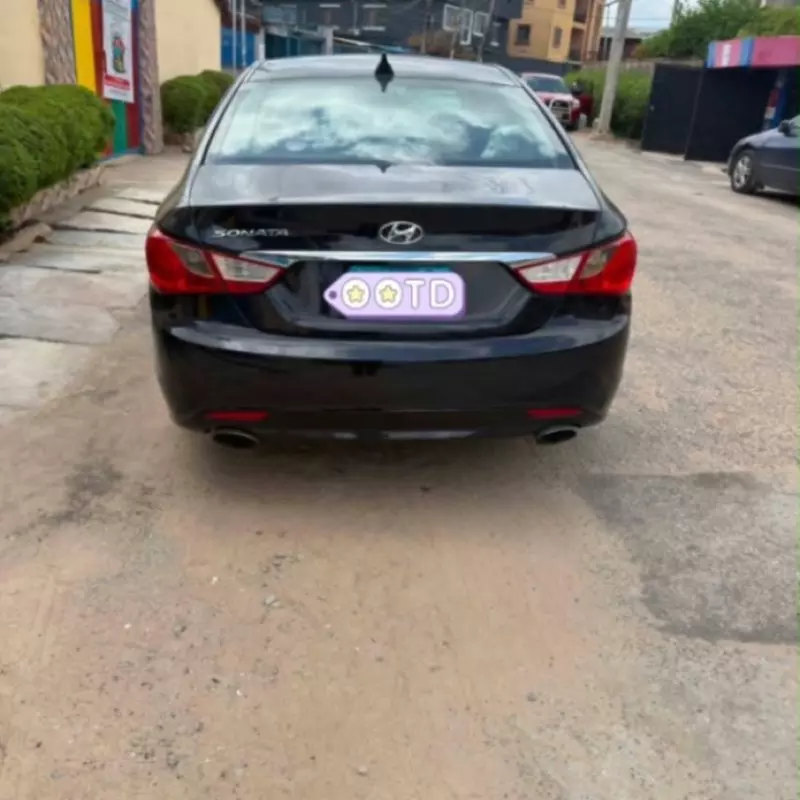 Hyundai Sonata   - 2013
