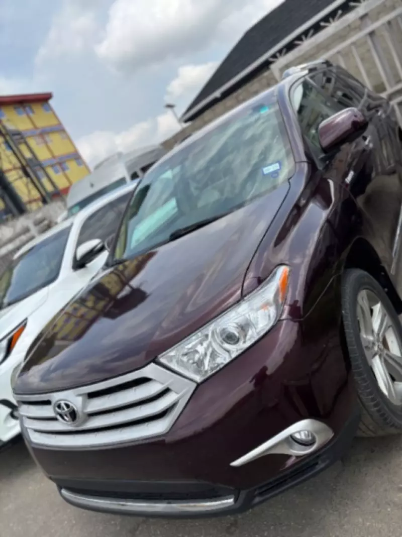 Toyota Highlander   - 2012