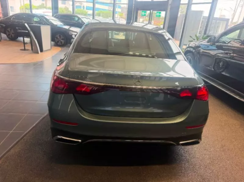 Mercedes-Benz E 300   - 2025
