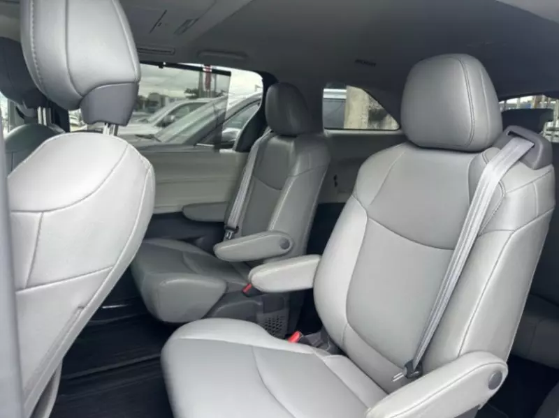TOYOTA Sienna   - 2021