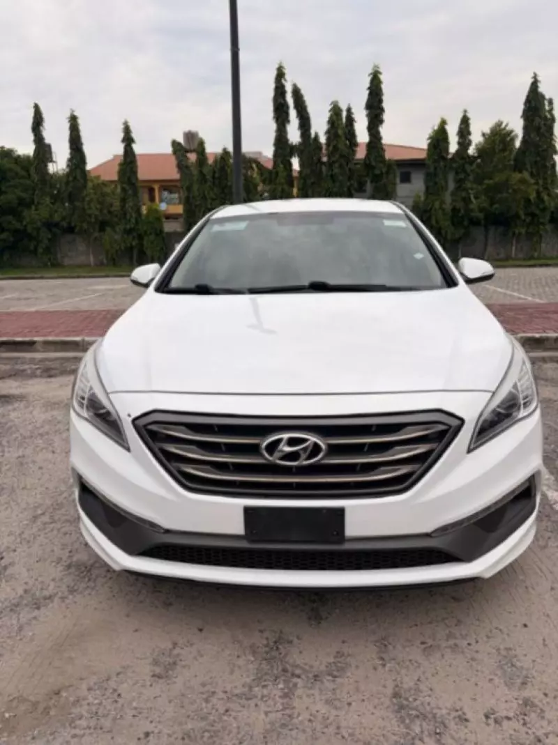 Hyundai Sonata   - 2015