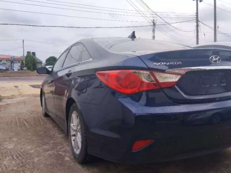 Hyundai Sonata   - 2014