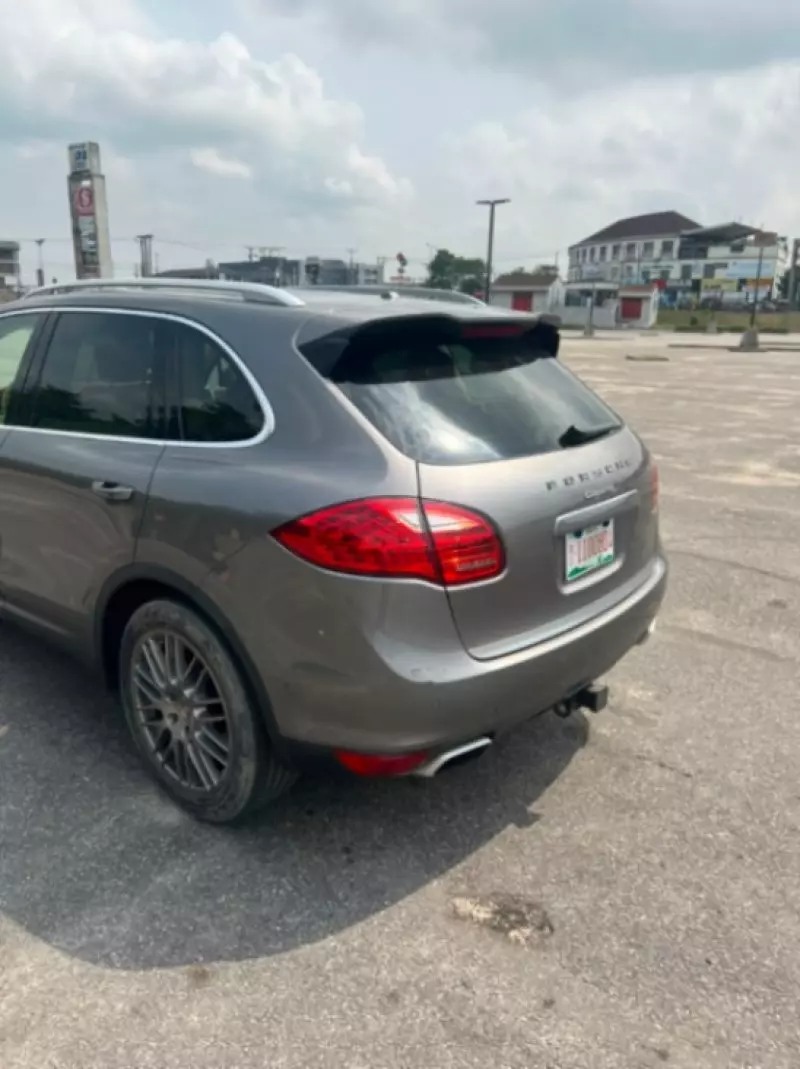 PORSCHE Cayenne   - 2011