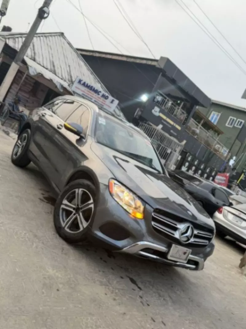 Mercedes-Benz GLC 300   - 2016