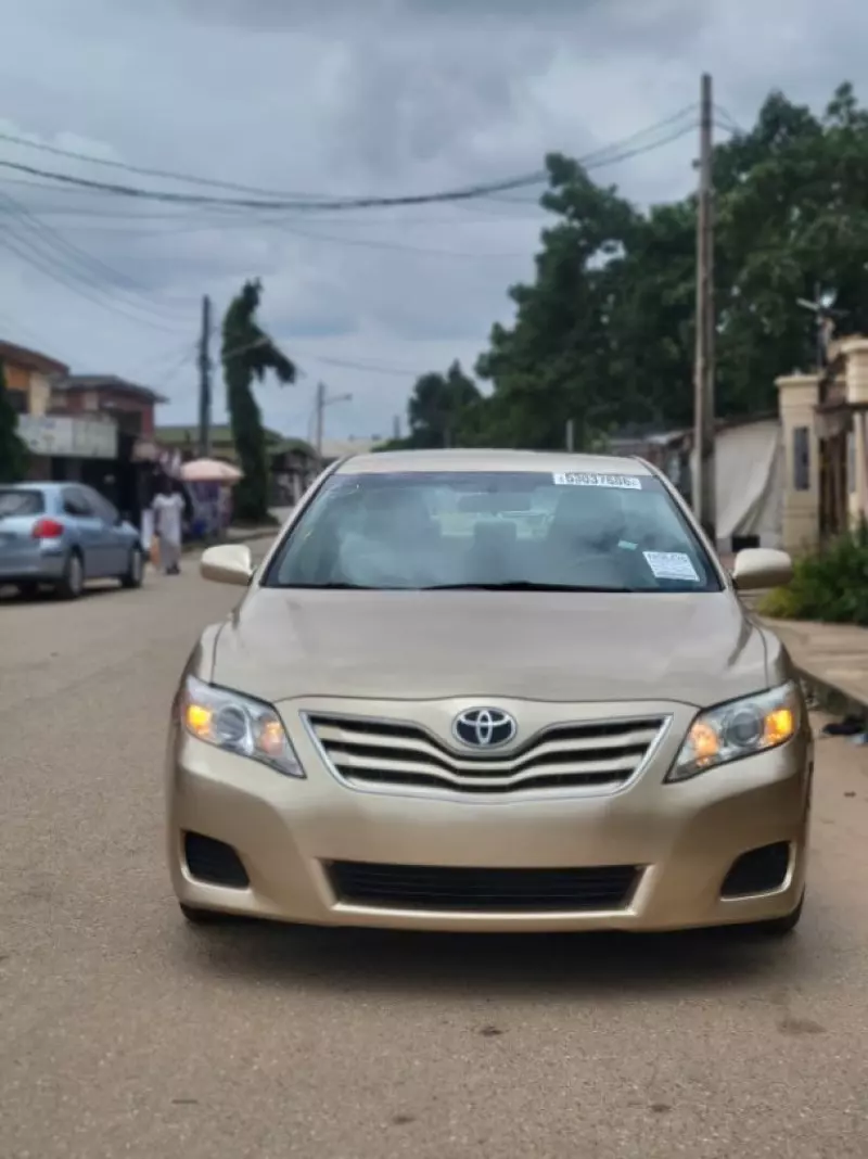 TOYOTA Camry - 2011