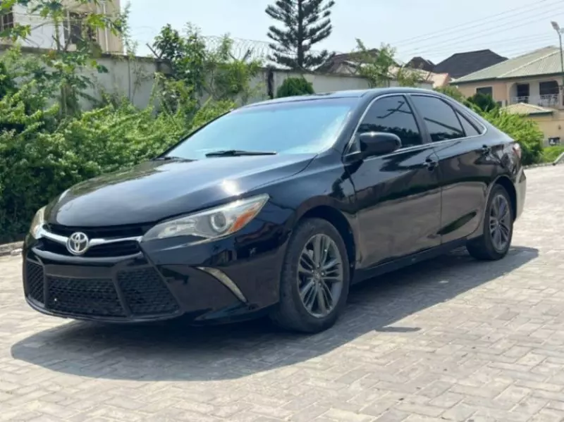 Toyota Camry - 2015