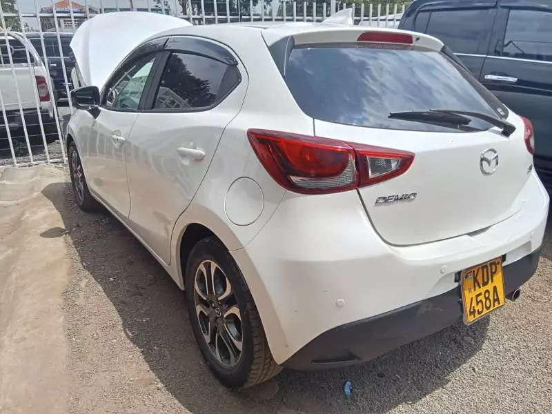 Mazda Demio   - 2016