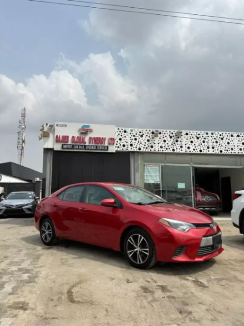 Toyota Camry   - 2015
