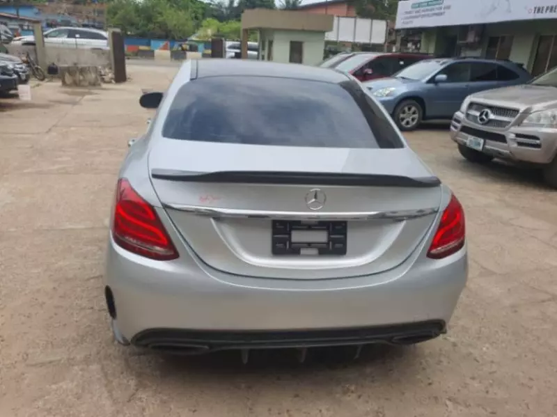 Mercedes-Benz 300   - 2015