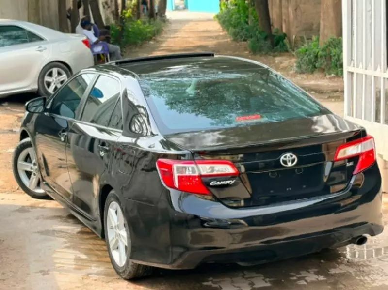 TOYOTA Camry   - 2013