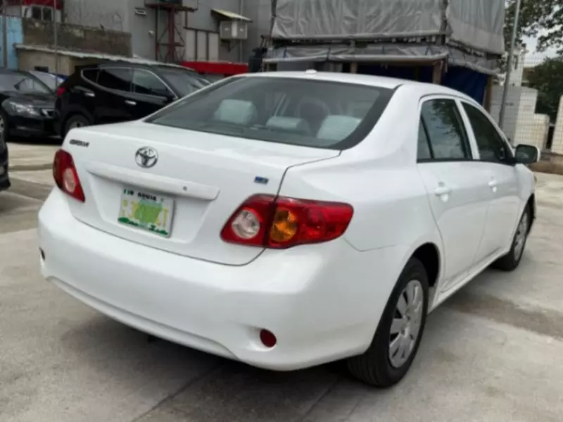 TOYOTA Corolla - 2010