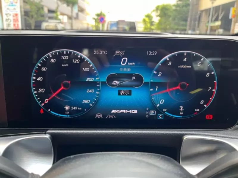 Mercedes-Benz GLB 250   - 2021