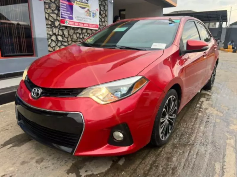 Toyota Corolla   - 2015