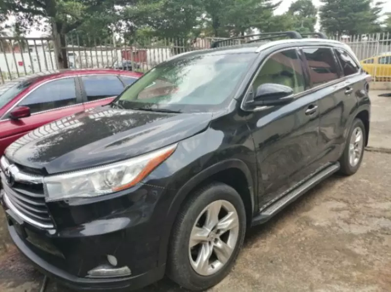 Toyota Highlander   - 2014