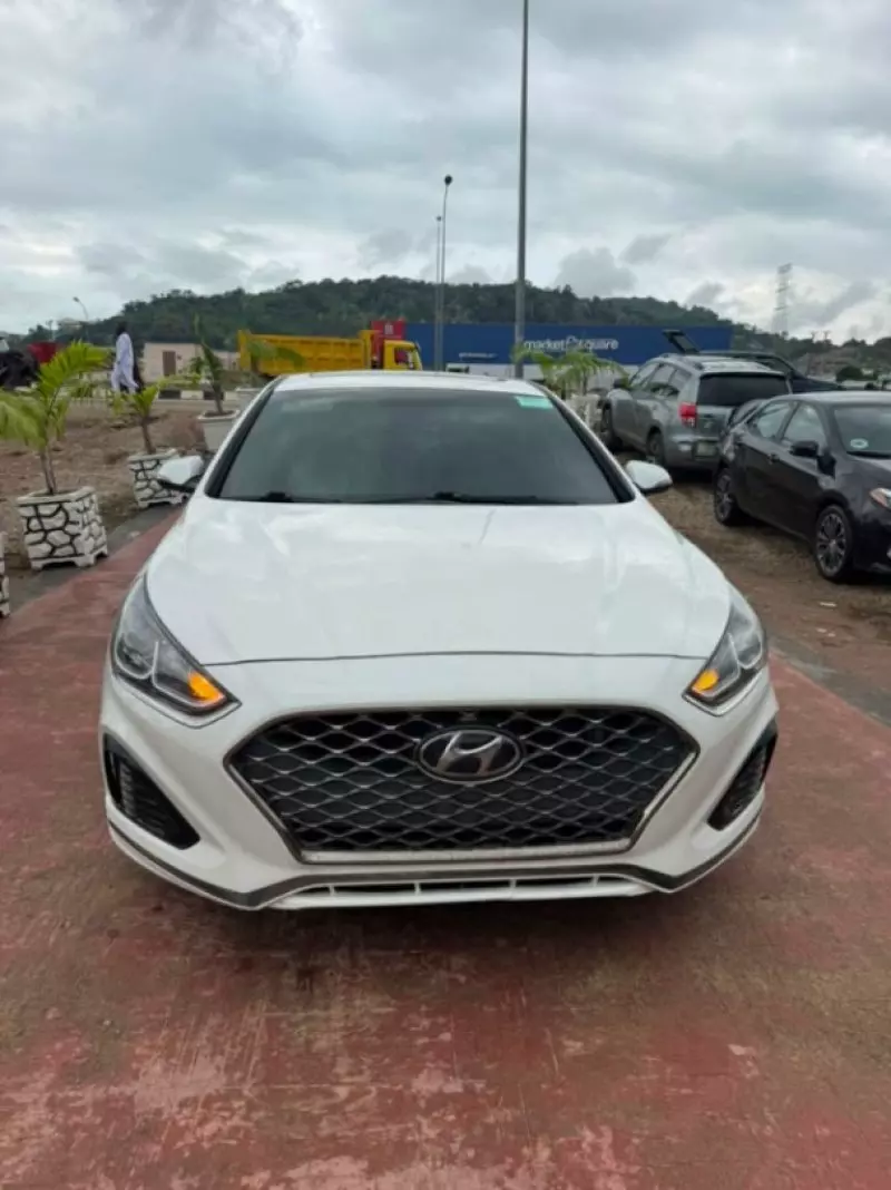 Hyundai Sonata   - 2019