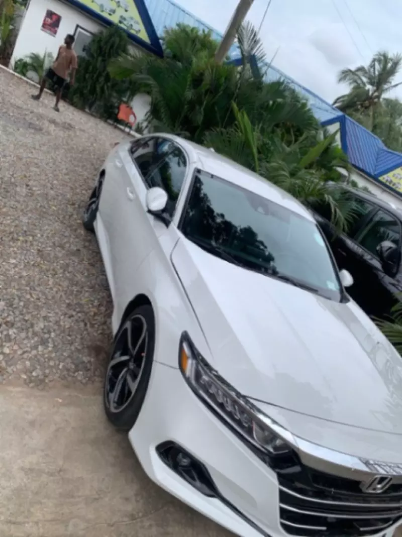 Honda Accord   - 2022