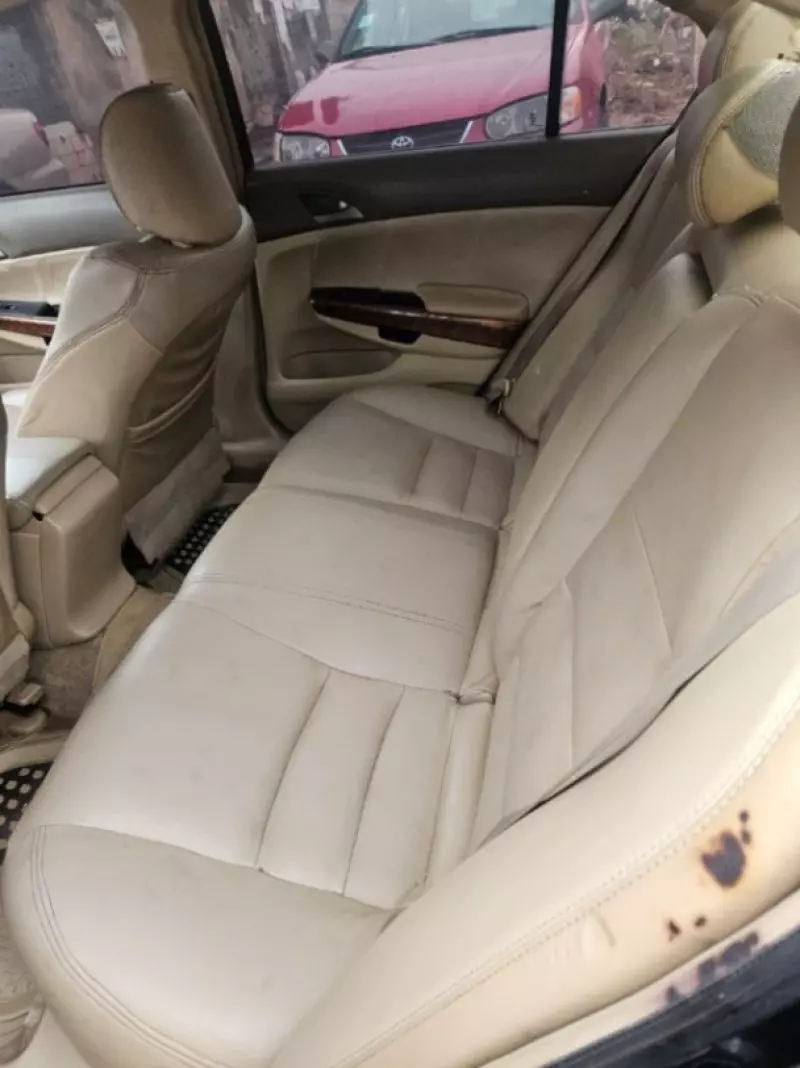 Honda Accord - 2009