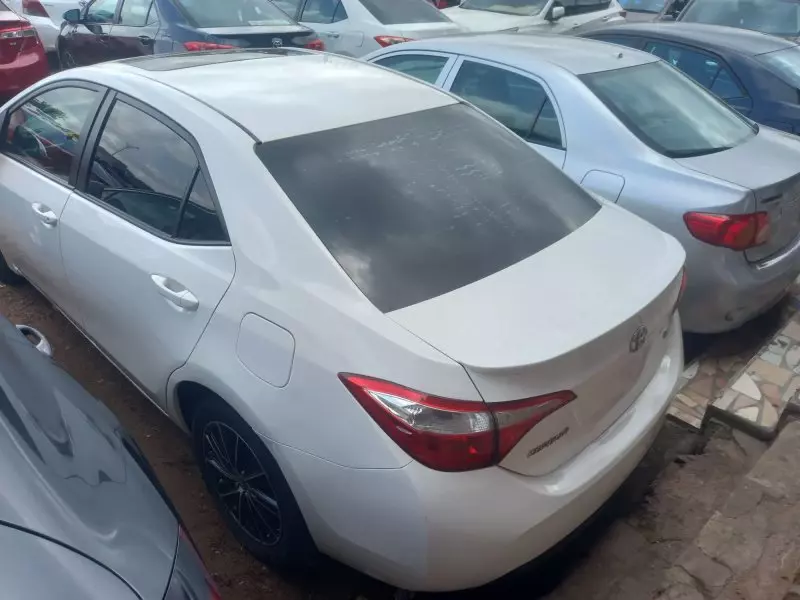 Toyota Corolla   - 2015