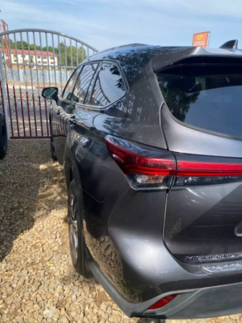 Toyota Highlander   - 2023
