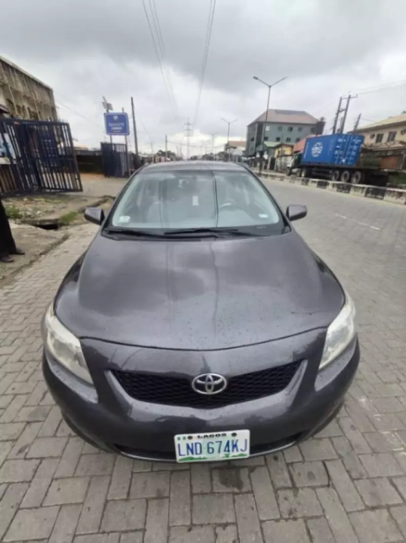 TOYOTA Corolla   - 2009