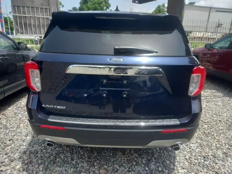 Ford Explorer   - 2022