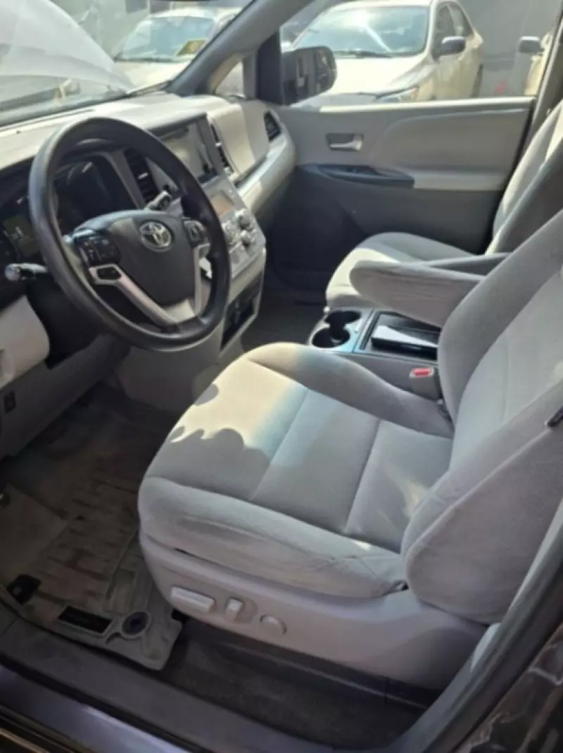 TOYOTA Sienna   - 2017