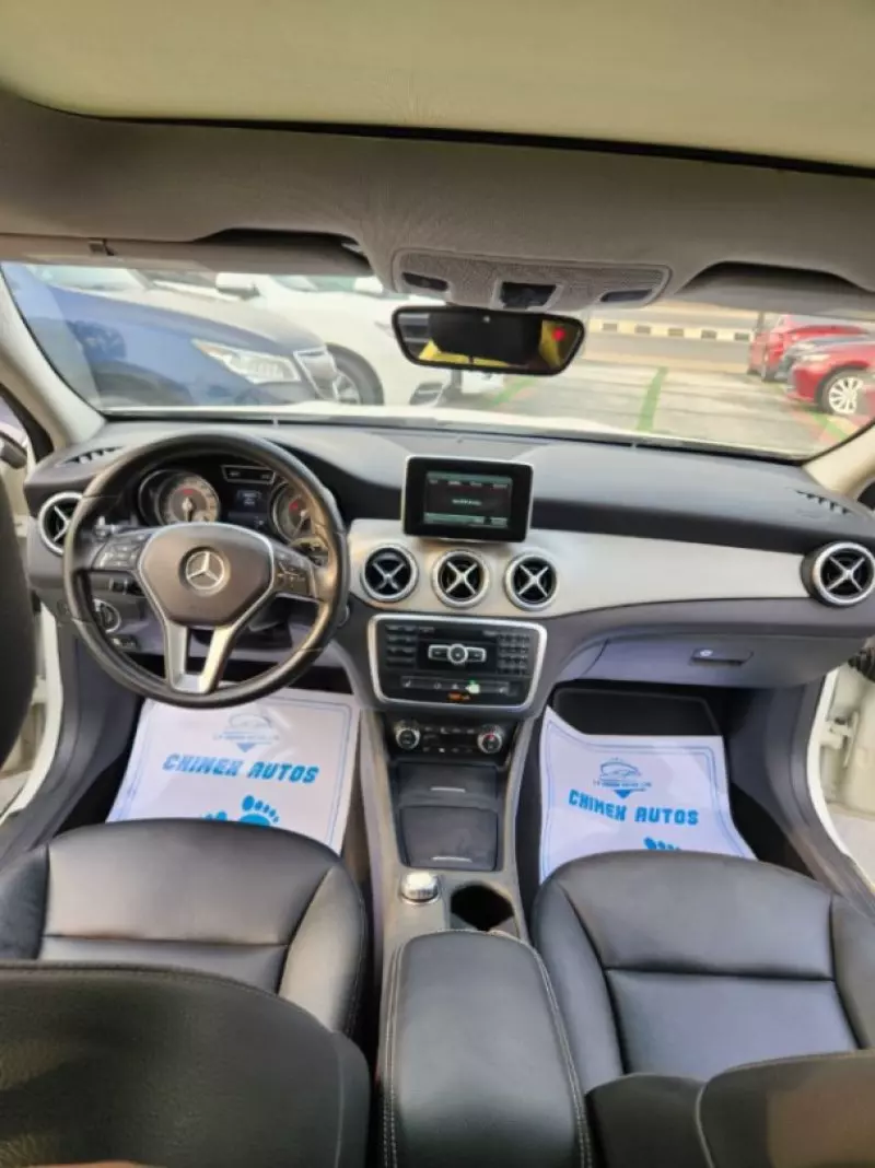 Mercedes-Benz GLA 250 - 2015