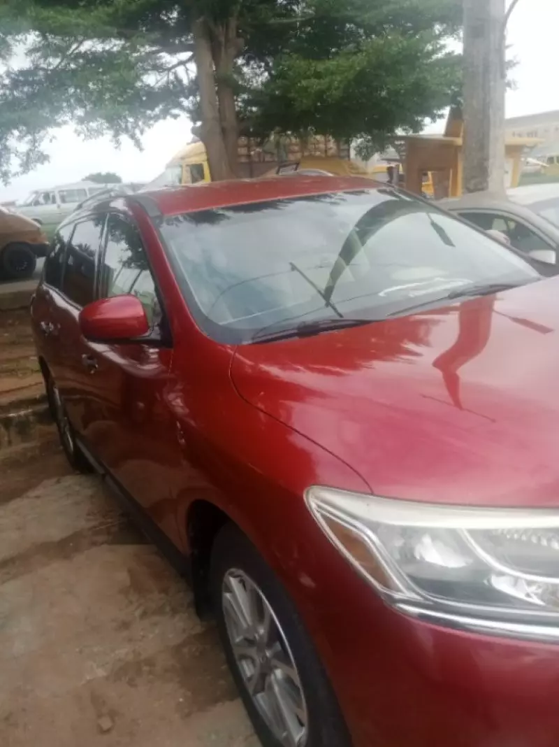 Nissan Pathfinder   - 2016