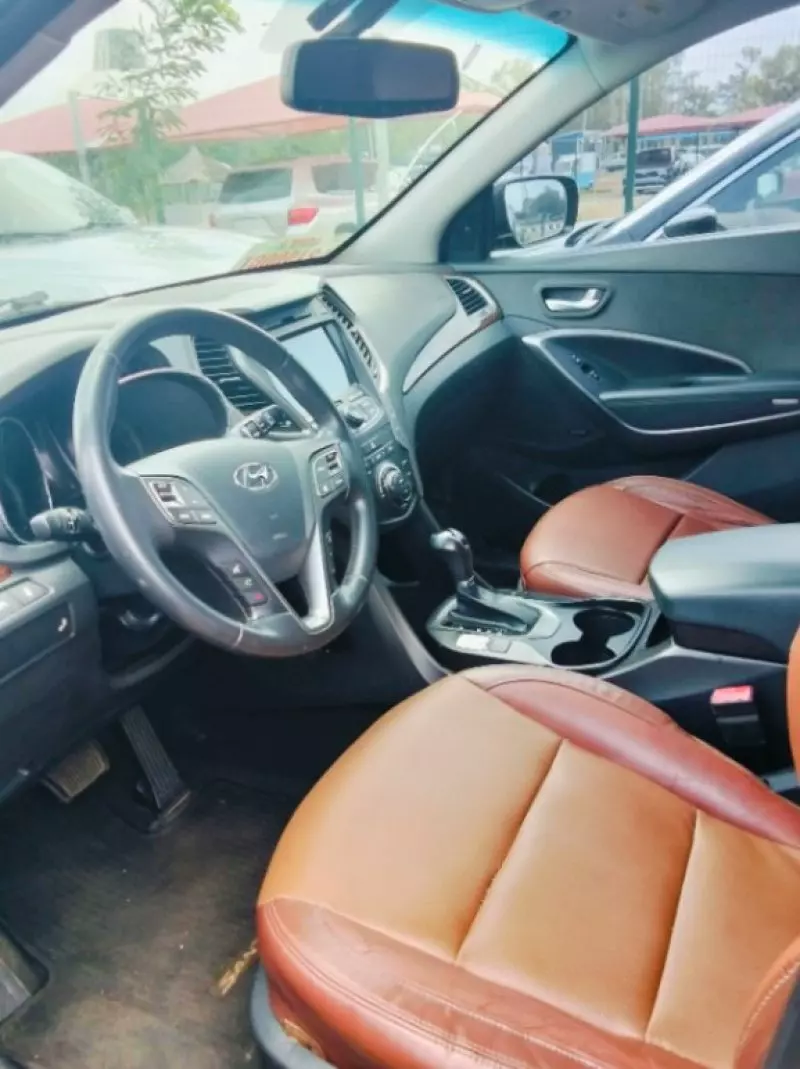 Hyundai Santa Fe - 2014