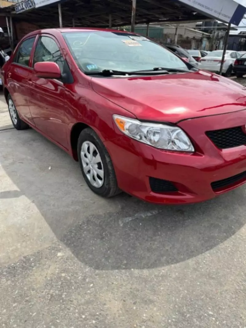 Toyota Corolla   - 2009