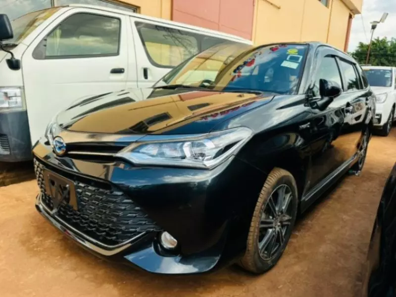 TOYOTA Fielder hybrid    - 2016