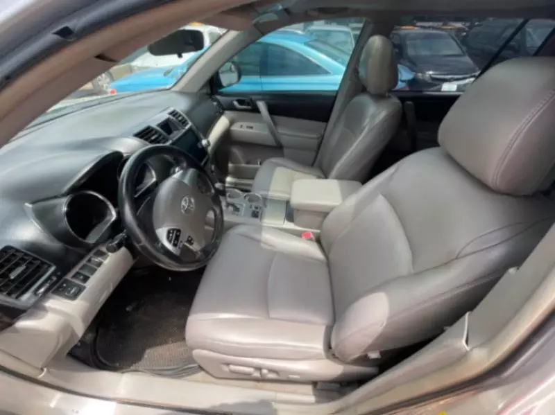 TOYOTA Highlander - 2010