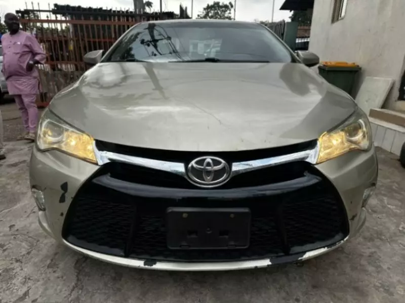 Toyota Camry   - 2015
