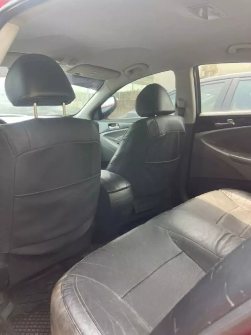 Hyundai Sonata   - 2011
