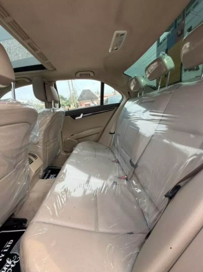 Mercedes-Benz C 300   - 2013