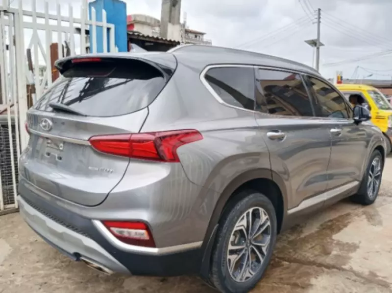 Hyundai Santa Fe - 2019