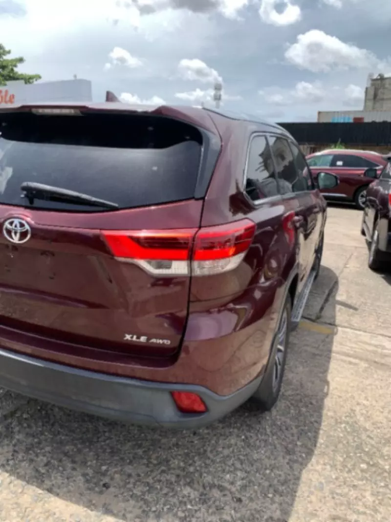 Toyota Highlander   - 2018