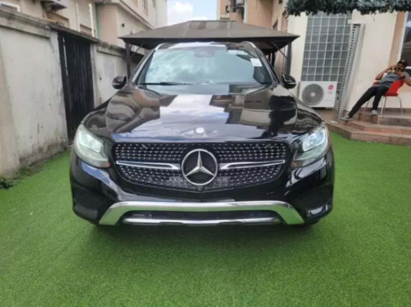Mercedes-Benz GLC 300   - 2017