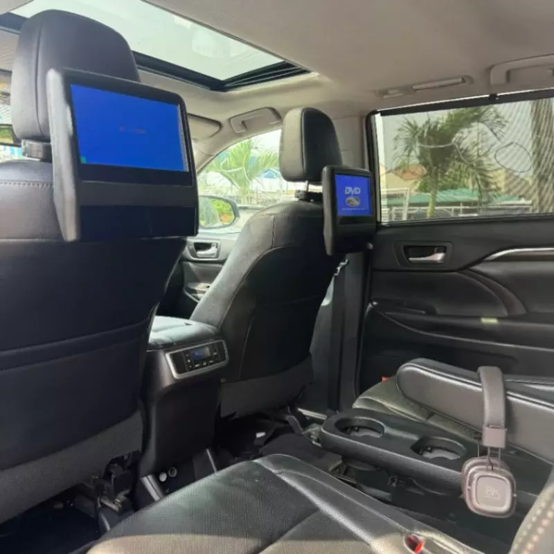 Toyota Highlander   - 2016